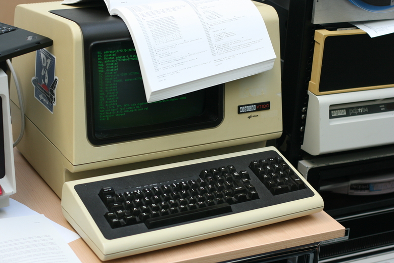 A DEC VT100 video terminal